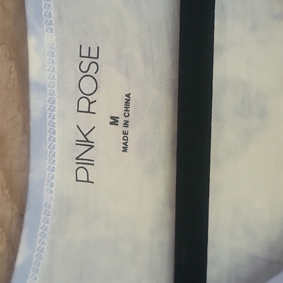 Pink Rose Medium Blue and Purple Tie Dye Vneck Short Sleeve Tee NWT - Picture 2 of 5